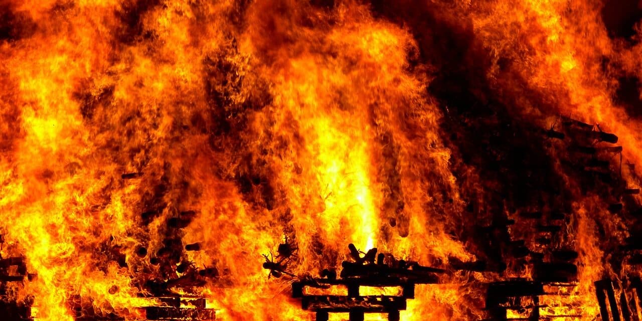 fire-298105_1280