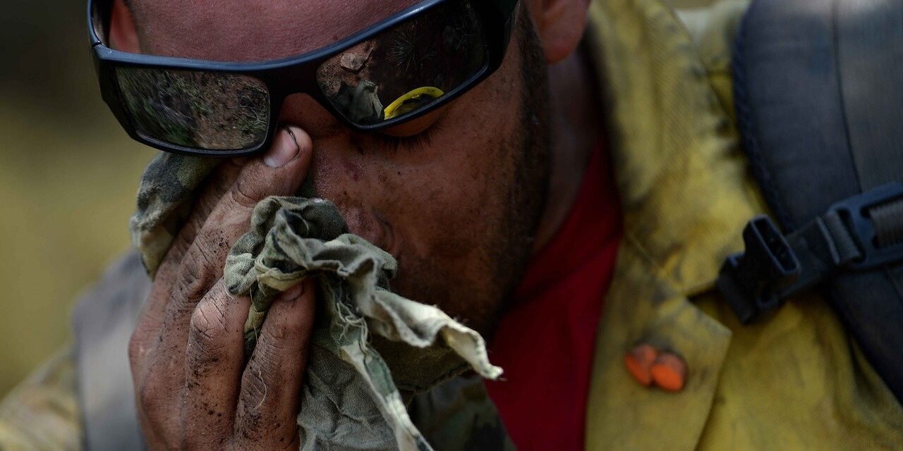 firefighter-383883_1280