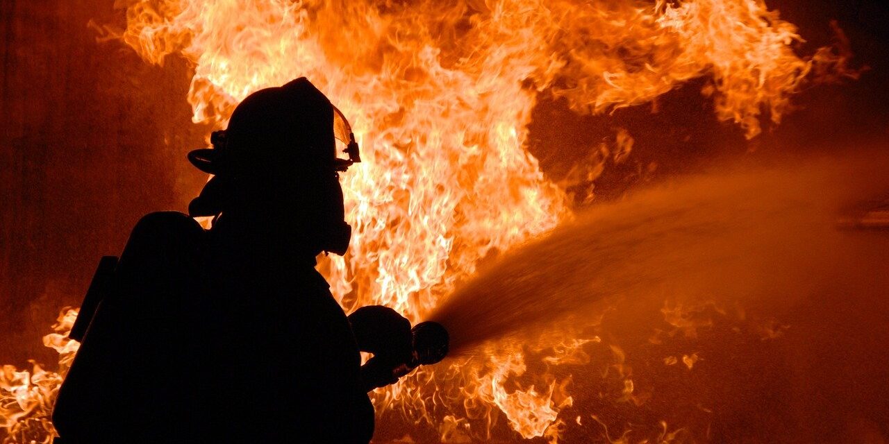 firefighter-848346_1280