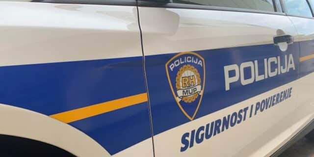 foto ilustracija – pol auto