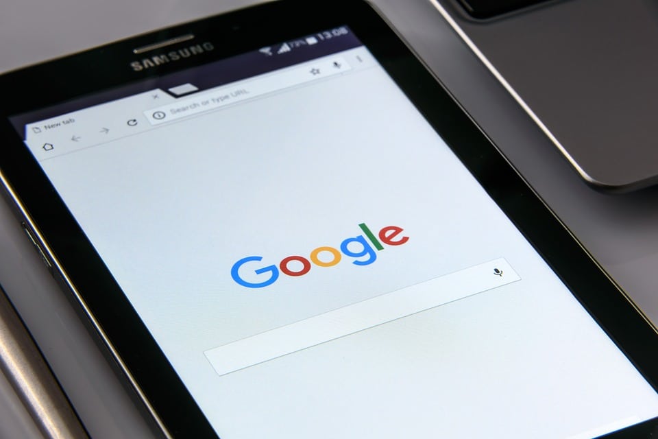 google-on-your-smartphone-1796337_960_720