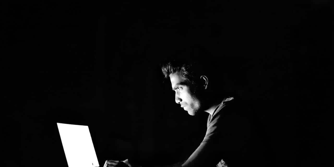 hacking-2903156_1280