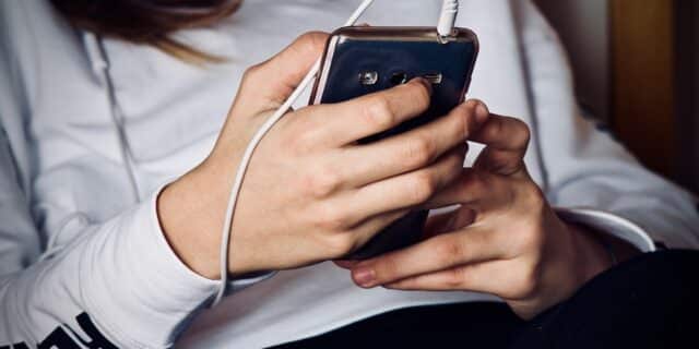 hands-3236059_960_720