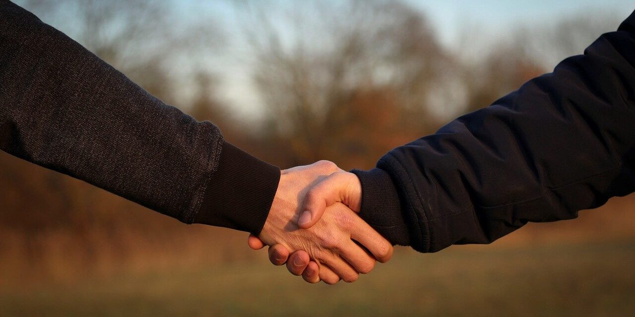 handshake-4002834_1280