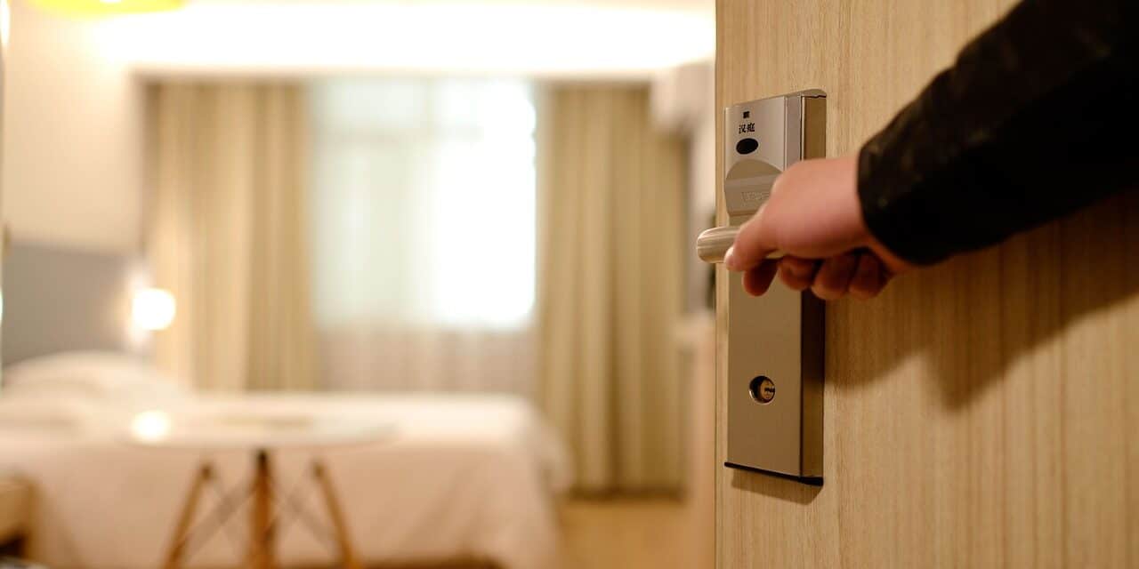 hotel-1330850_1280