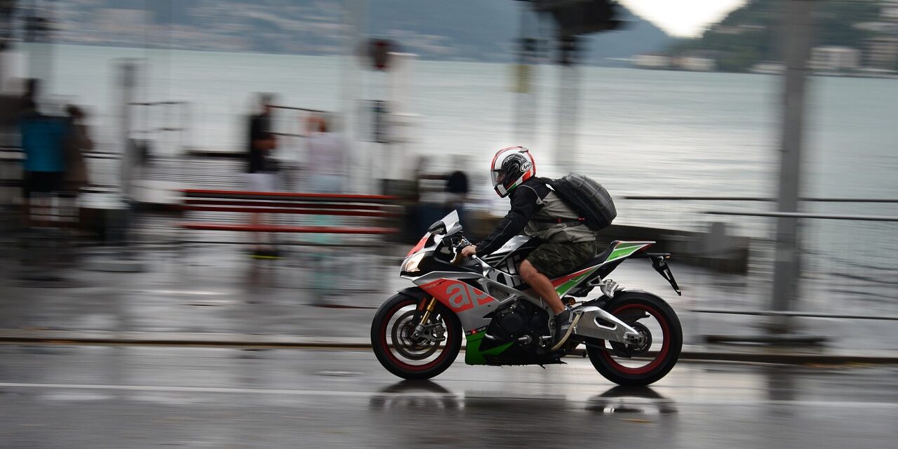 motorcycle-4016329_1280