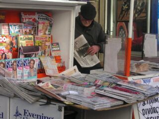 newspapers-677393_1280