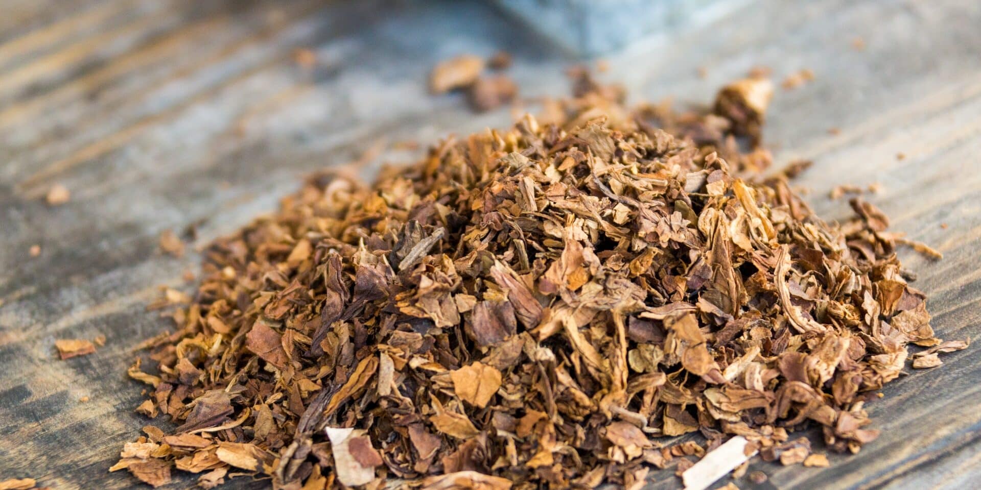 pile-of-tobacco-1528116896Vc6