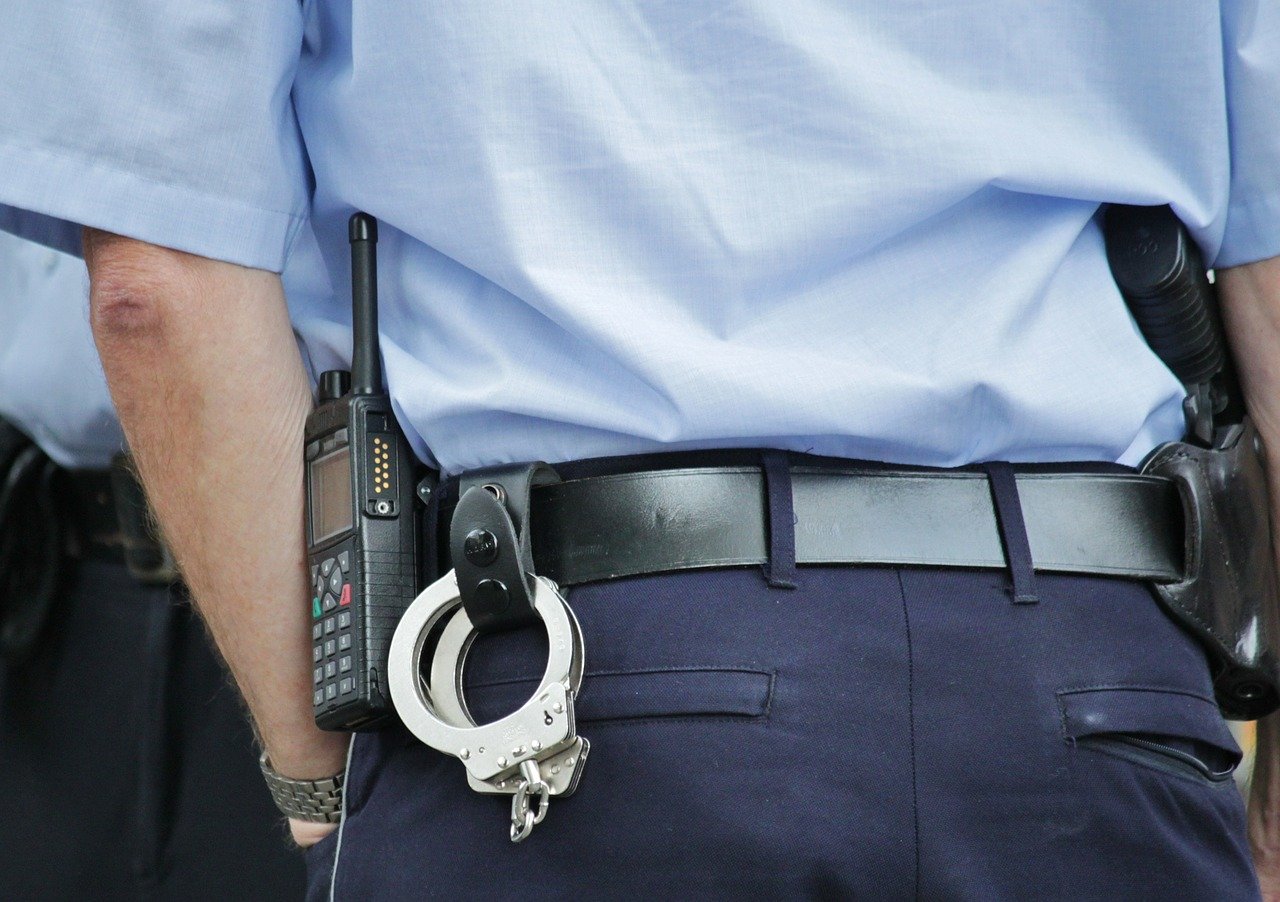 police-378255_1280-1