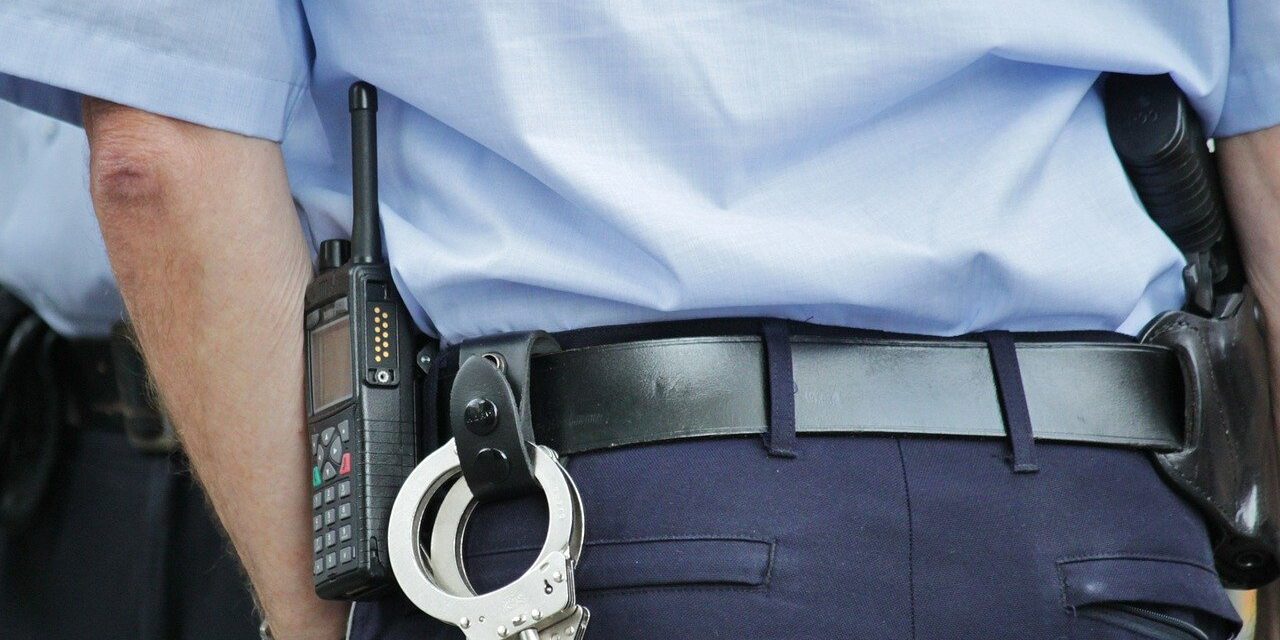 police-378255_1280