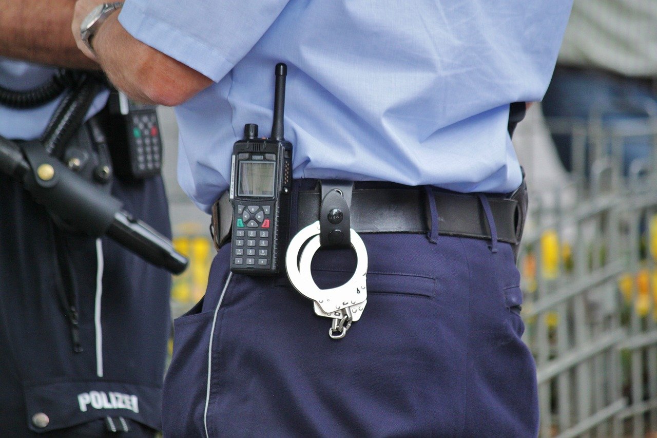 police-504811_1280