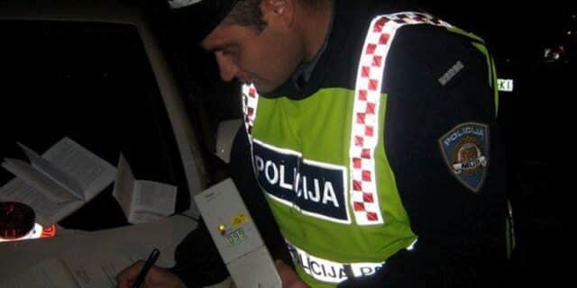 policija