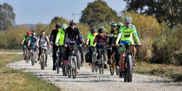 put bijele rode