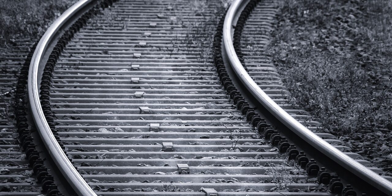rails-3703349_1280