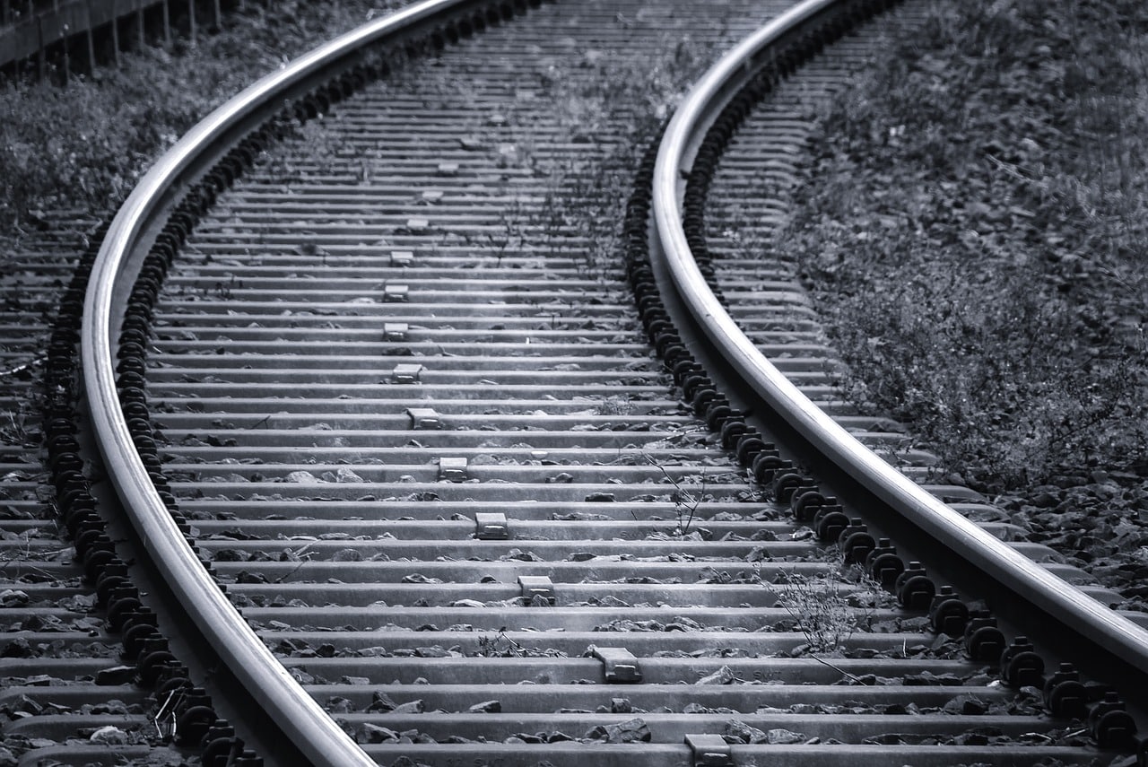 rails-3703349_1280