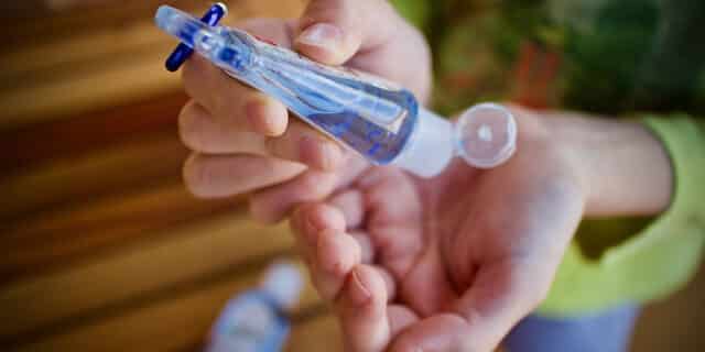 sanitizing-5095967_1920