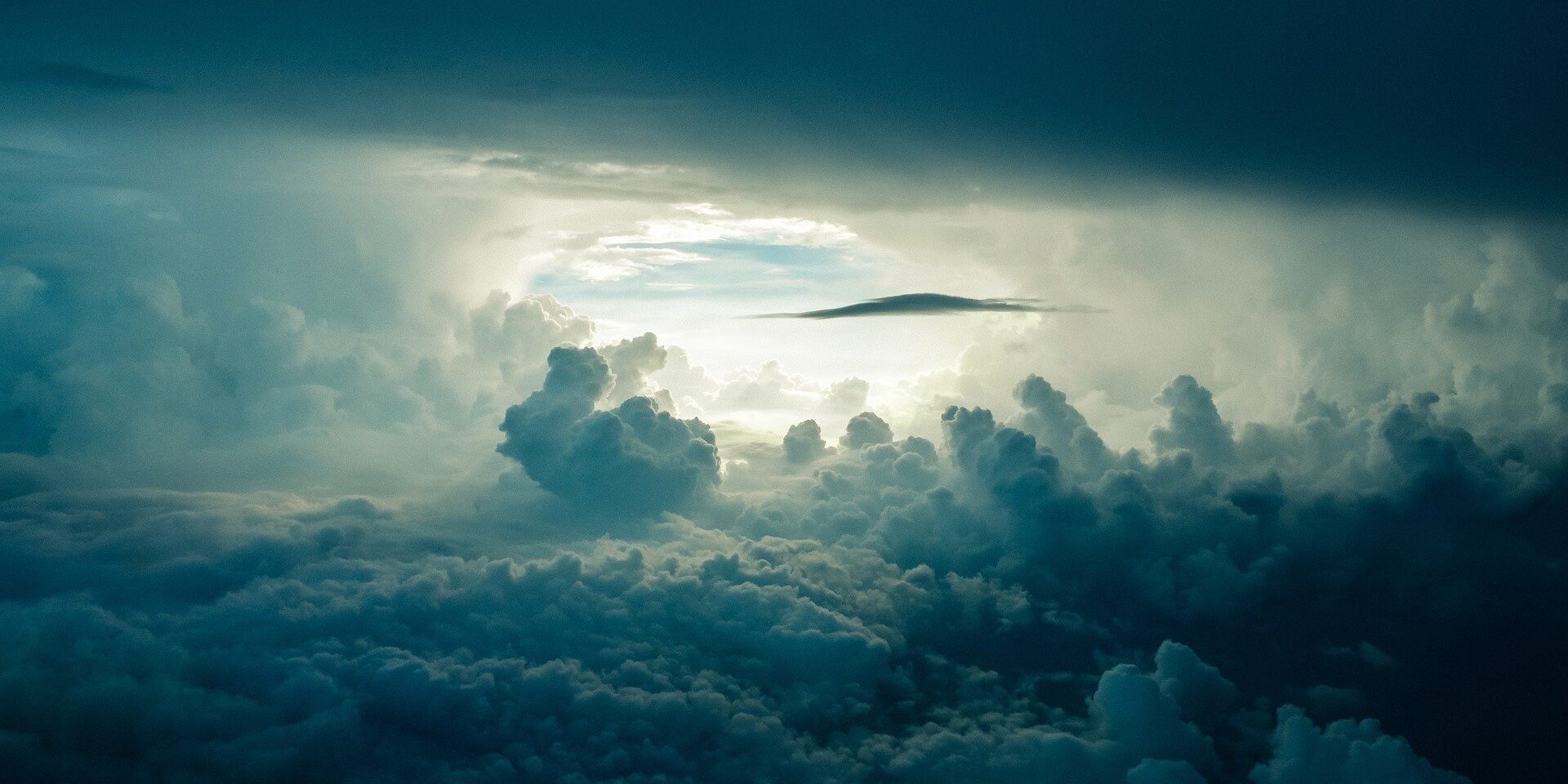 sky-690293_1920