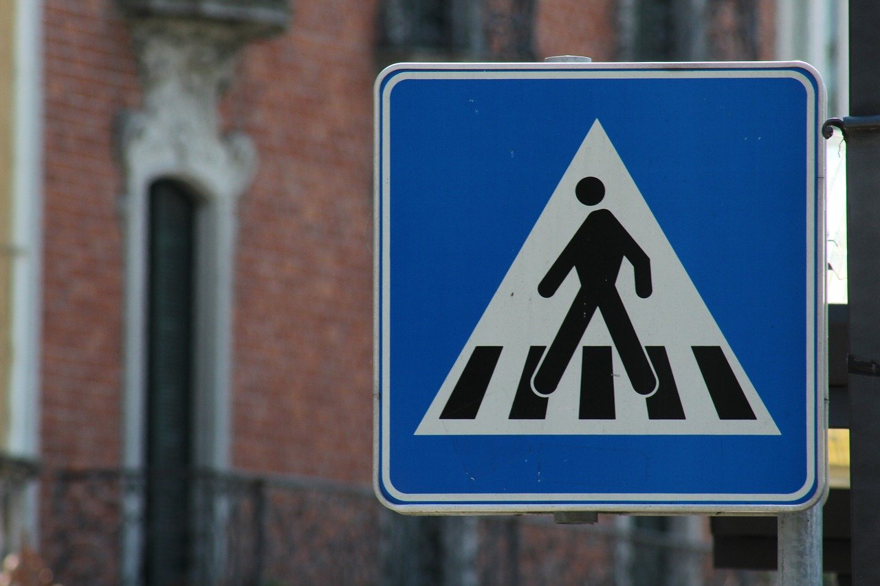 street-sign-3875456_1280