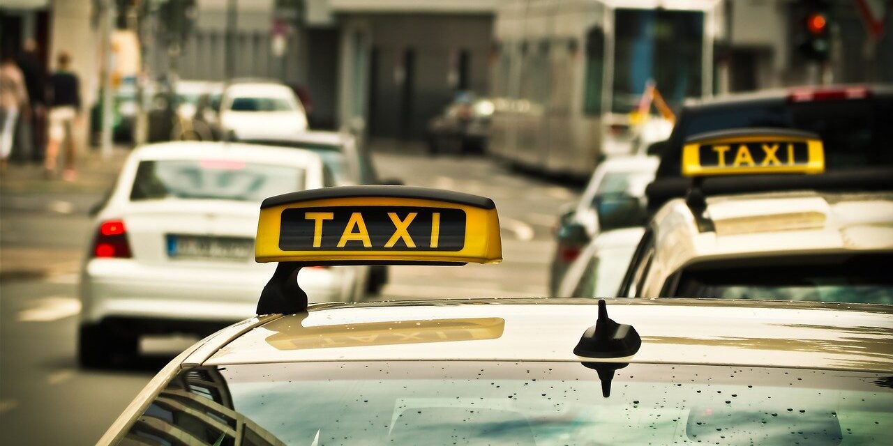 taxi-1515420_1280