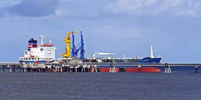 the-outer-port-3108235_960_720