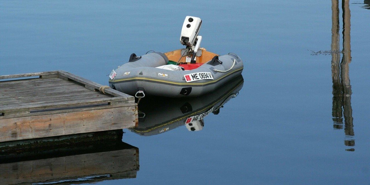 tiny-boat-3451817_1280