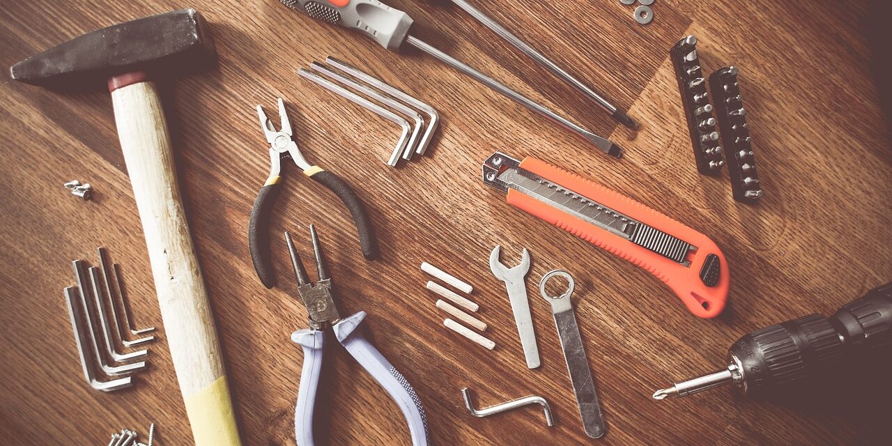 tools-864983_1280