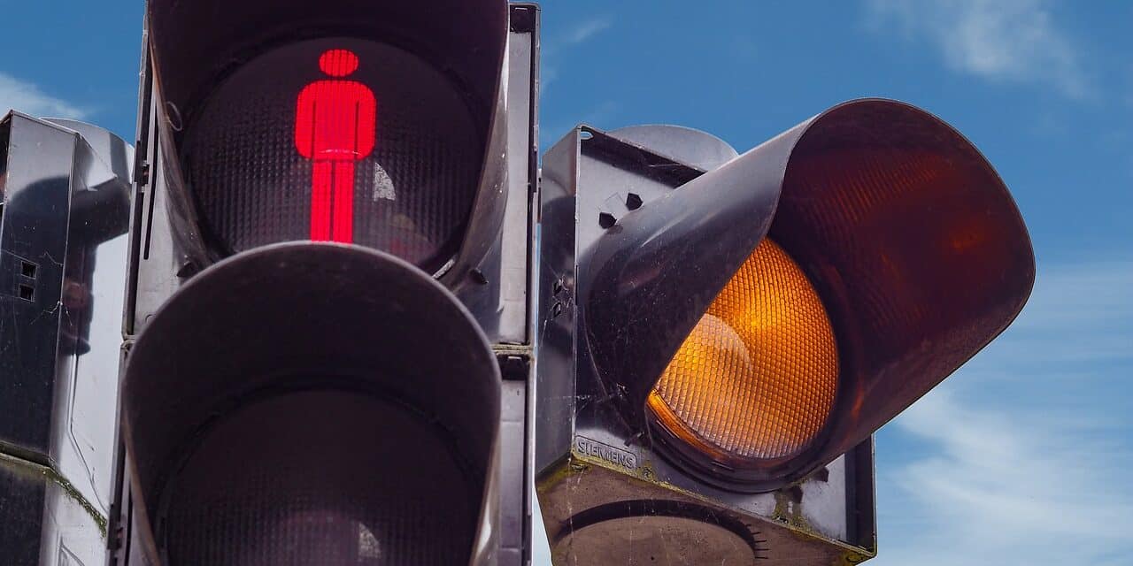traffic-lights-1428827_1280
