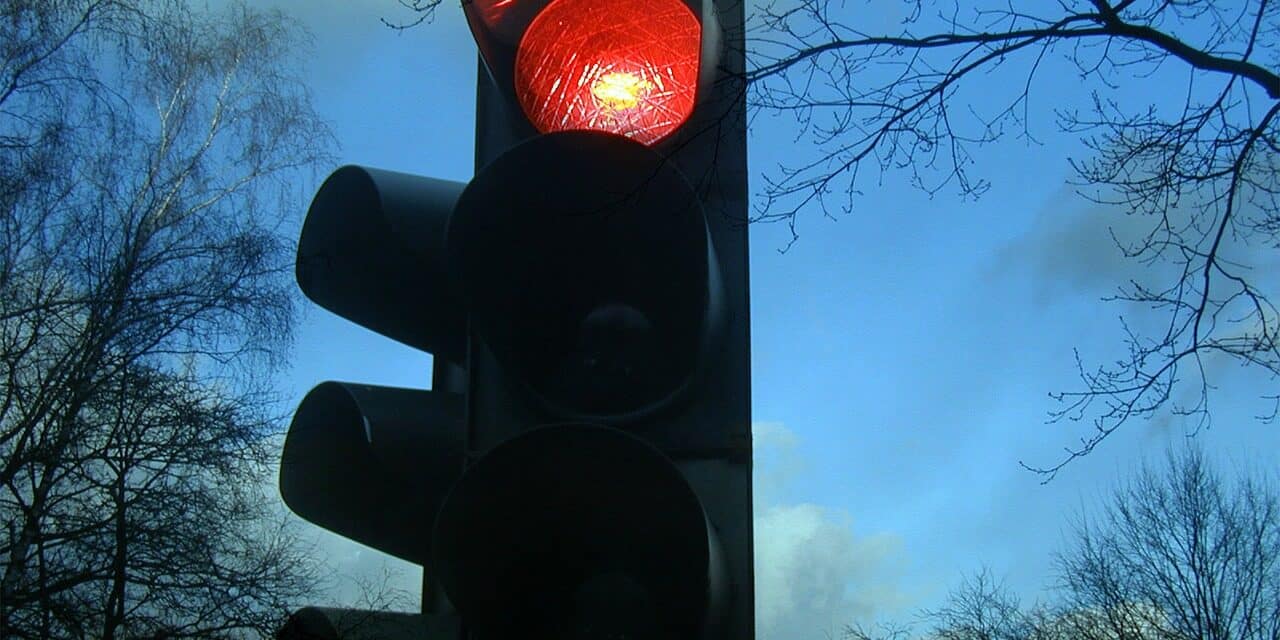 traffic-lights-242323_1280