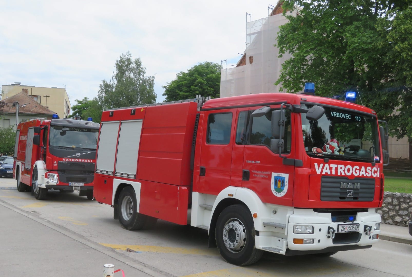 v25