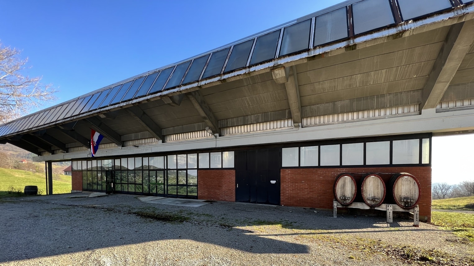 vise_od_6_milijuna_kuna_skupilo_je_105_udjelnicara_plesivickog_vinogorja