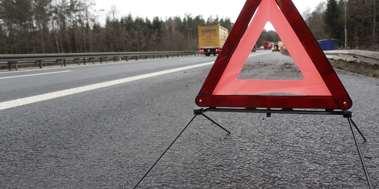 warning-triangle-1412348_1280