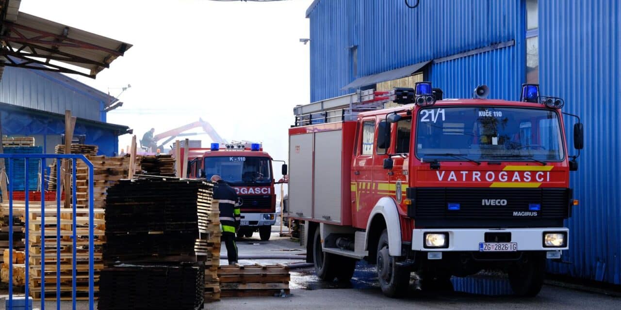 Mraclin: U požaru je izgorio pogon tvornice parketa Galeković