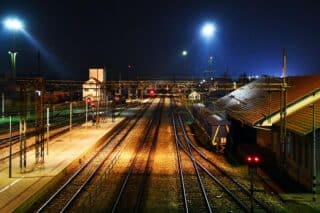 Slavonski Brod:  Na željezničkom kolodvoru od strujnog udara stradao maloljetnik