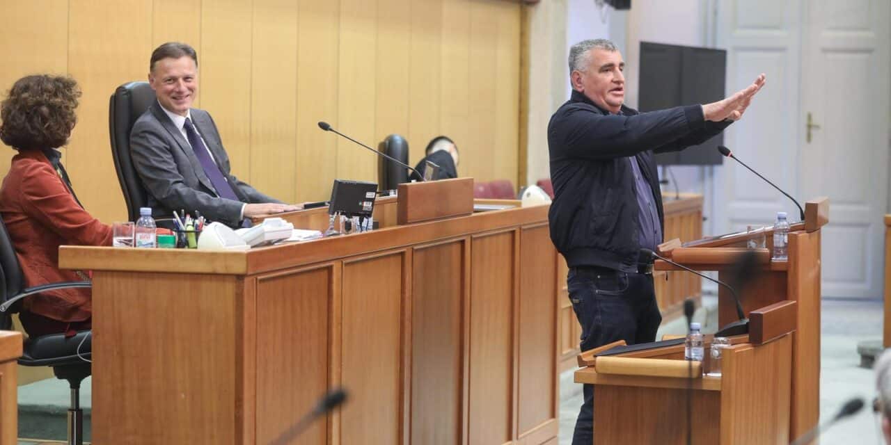 Zagreb: Miro Bulj u Saboru upozorio na nepovjerenje građana u pravosuđe