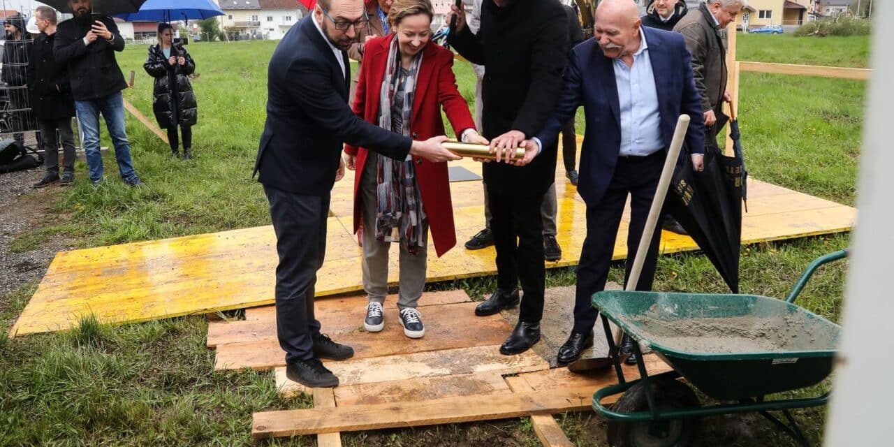 Zagreb: Tomašević postavio  kamen temeljac za izgradnju novog vrtića Sesvetski Kraljevec