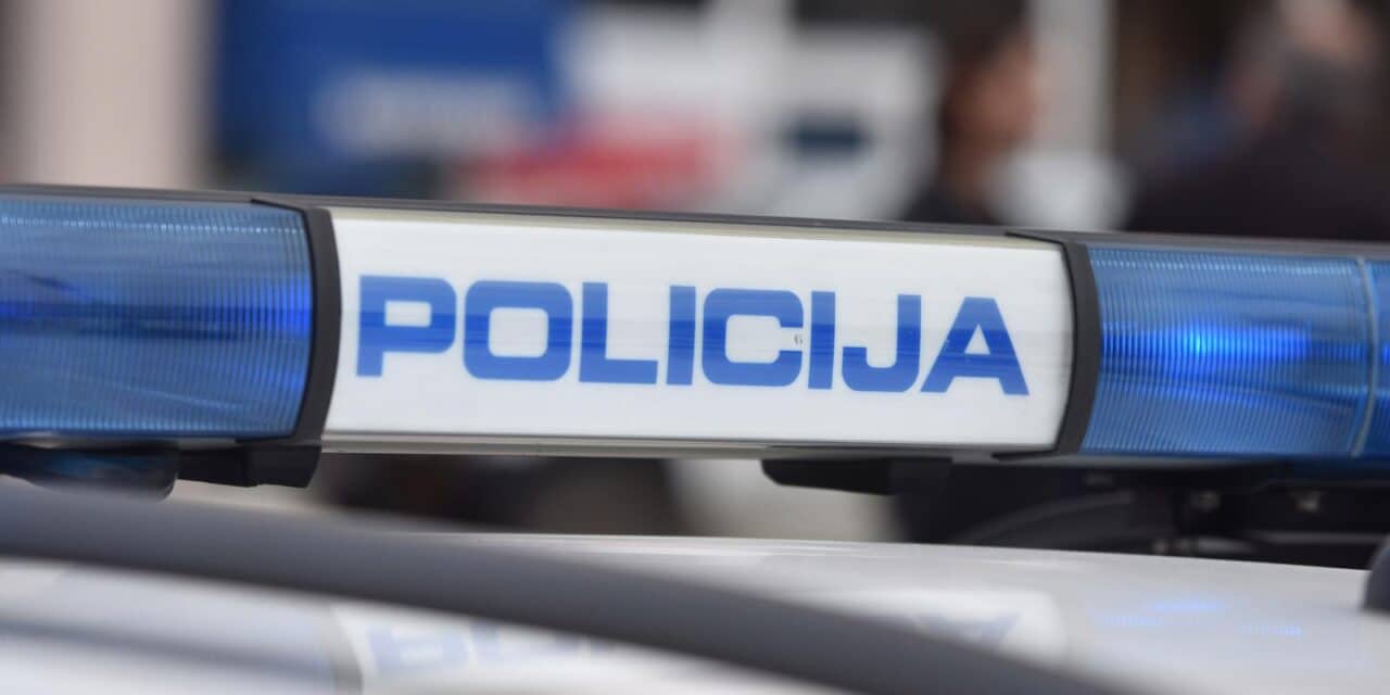 Oznake na slu�benim vozilima policije