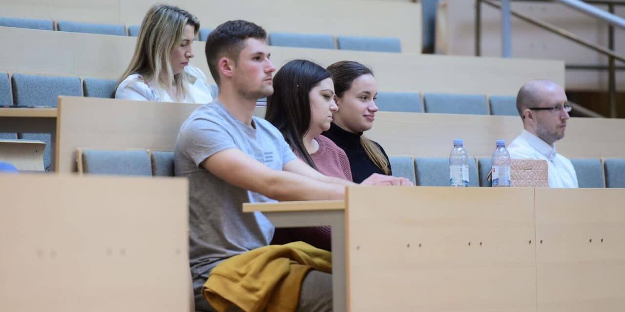 Zagreb:  Panel “90 dana s eurom” u organizaciji Hrvatske udruge alumnija