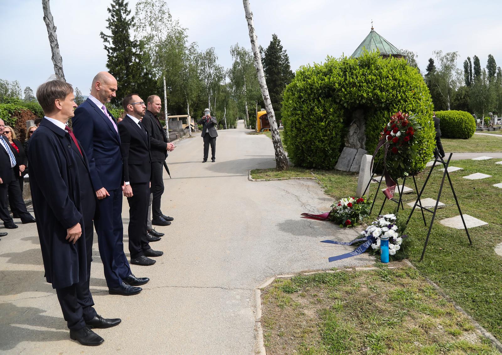 Zagreb: Povodom Dana Europe i pobjede nad fašizmom na Mirogoju položeni vijenci