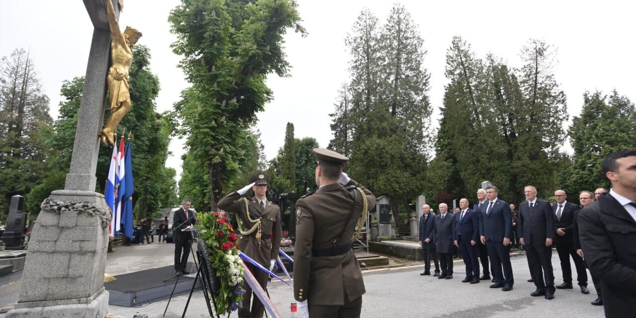 Zagreb: Državni vrh na Mirogoju sudjelovao na komemoraciji za žrtve Bleiburške tragedije