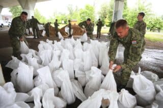 Vojska se uklju?ila u obranu od poplave u Karlovcu
