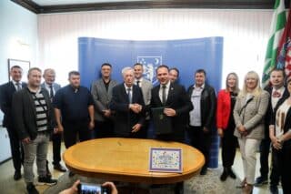 Velika Gorica: Potpisani ugovori za izgradnju novog objekta osnovne škole i konstrukcijsku obnovu društvenog doma