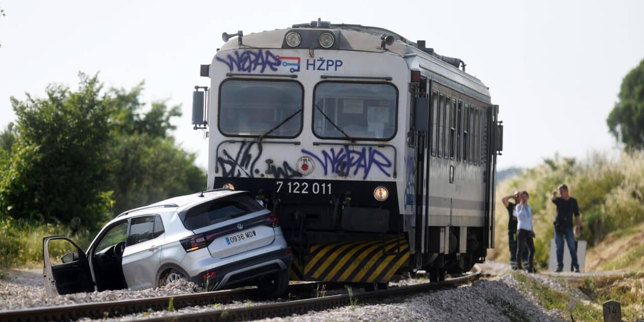 Donje Polje: Prometna nesre?a u Donjem polju u kojoj su sudjelovali vlak i osobni automobil