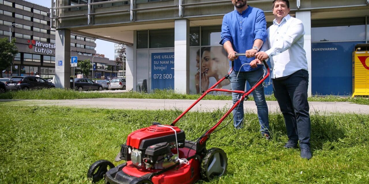 Zagreb: Domovinski pokret i Agremeri održali konferenciju za medije ispred zgrade Holdinga