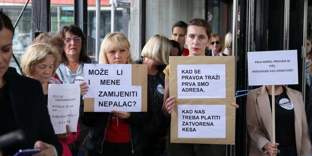 Zagreb: Štrajk državnih i lokalnih službenika i namještenika ispred Općinskog građanskog suda