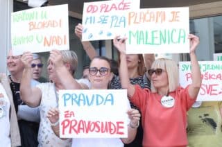 Zagreb: Četvrti dan štrajka članova Sindikata državnih i lokalnih službenika i namještenika