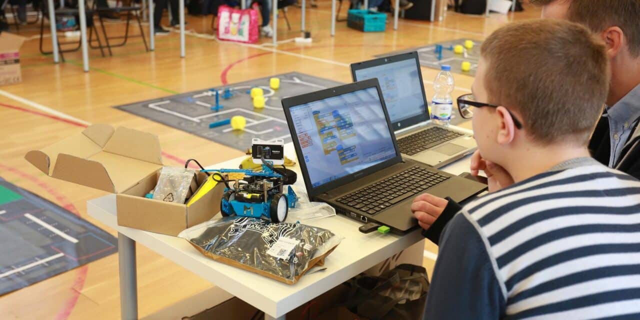 Zagreb: Najbolji robotičari odmjerili snage u naprednom robotičkom natjecanju MakeX