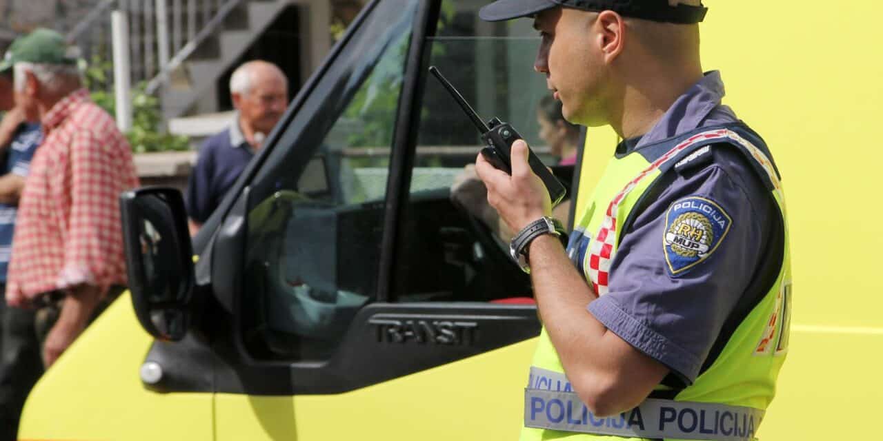 hitna pomoć policija