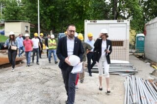 Zagreb: Gradonačelnik Tomašević u društvu zamjenika obišao radove na izgradnji Društvenog doma u Čučerju