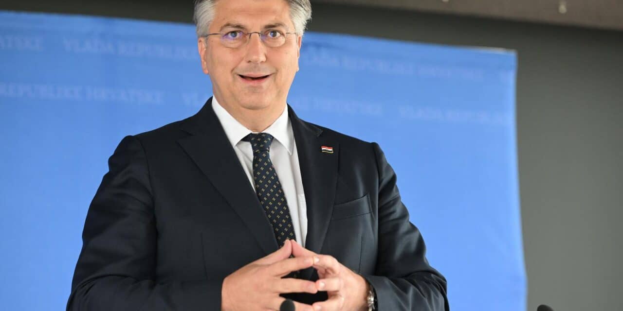 Zagreb: Andrej Plenković obratio se medijima nakon predstavljanja javnog poziva za unapređenje škola