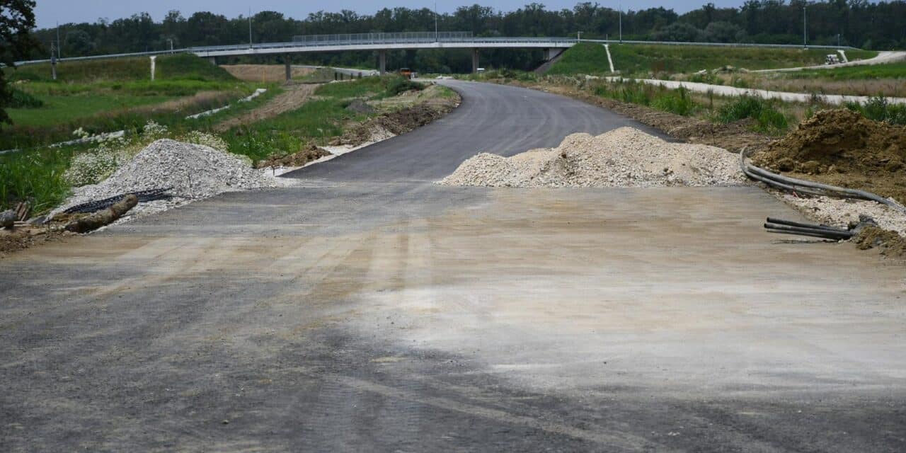 Nedovršena, no asfaltirana, nova cesta na dionici Farkaševac – Bjelovar